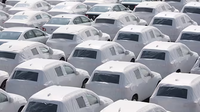 "Автостат": российский авторынок в августе поднялся на второе место в Европе