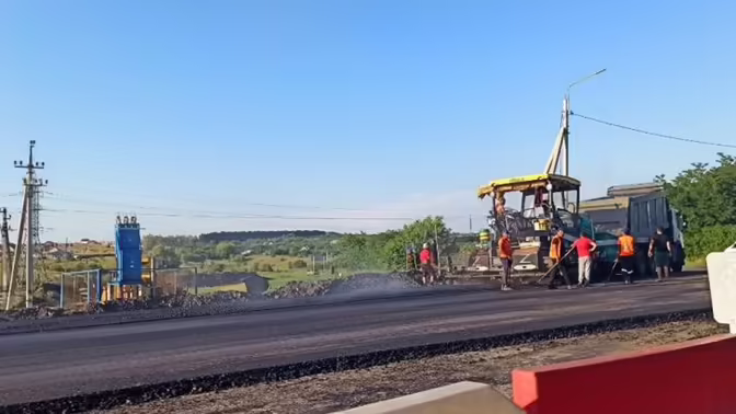 В Курской области продолжается ремонт самой протяженной дороги