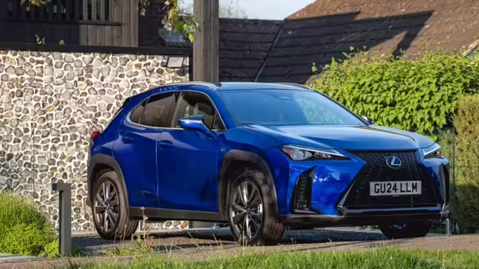 Lexus прекратит выпуск самого дешевого кроссовера UX