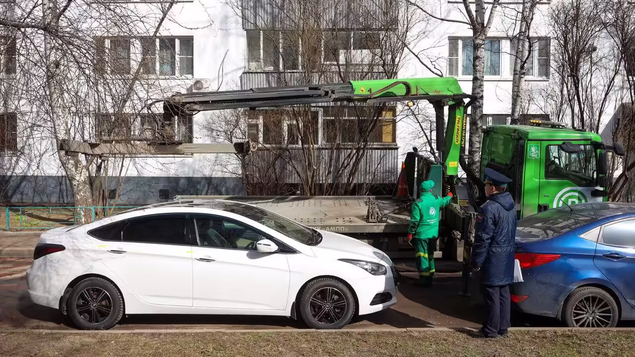 За какие нарушения машину могут эвакуировать со двора