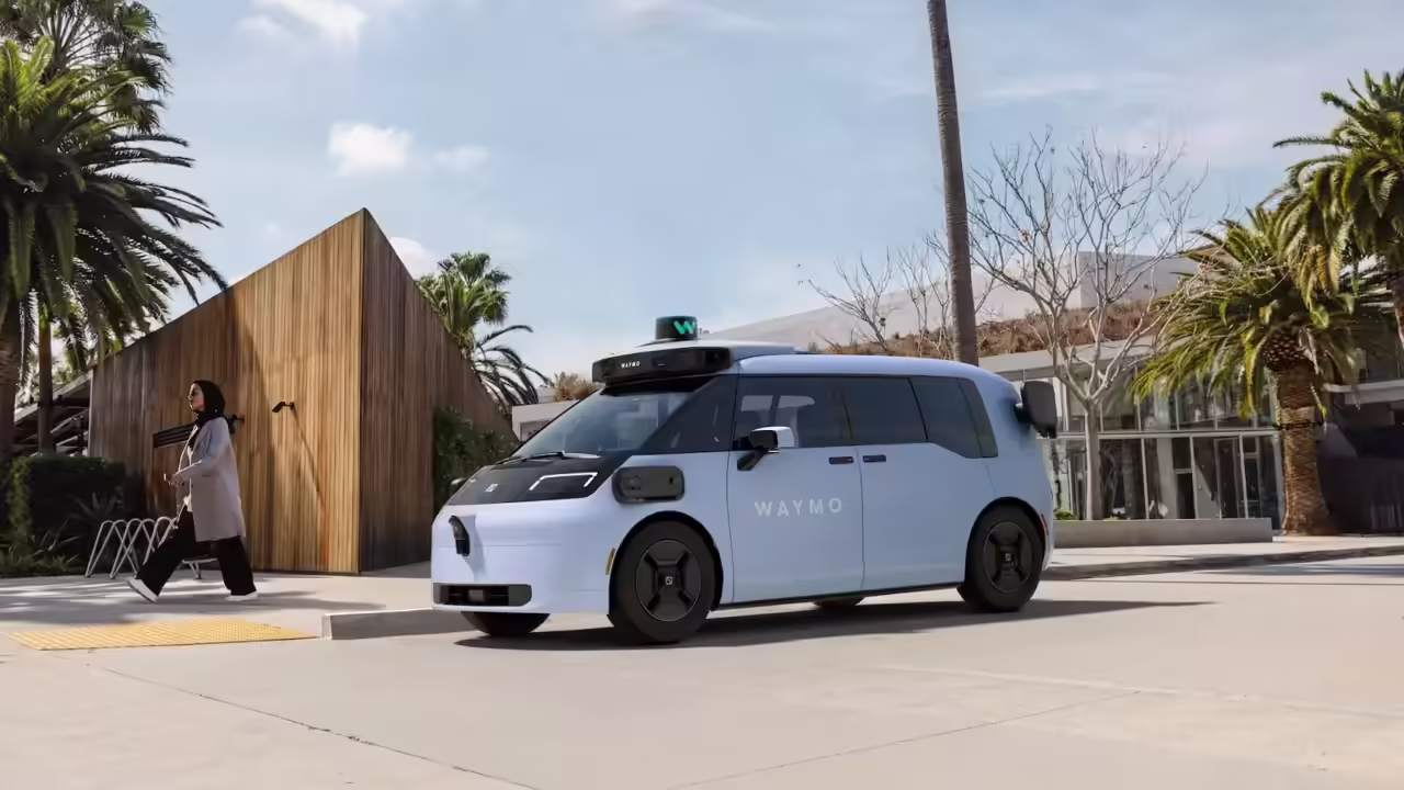 Беспилотники Waymo получили больше всего штрафов за парковку