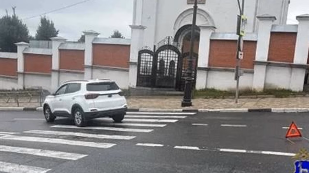 В Ленинском районе Самары иномарка сбила пешехода