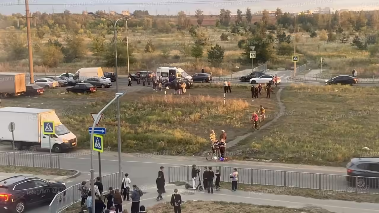 Подросток на электросамокате попал под колеса Nissan в Новоусманском районе