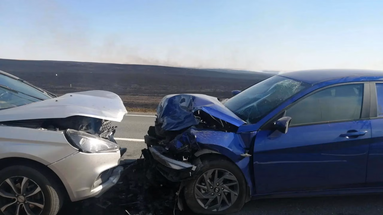 В Адамовском районе три человека пострадали в ДТП на встречной полосе