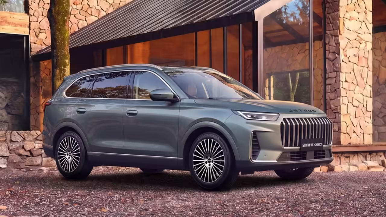 Jetour начал продажи кроссовера X90 нового поколения