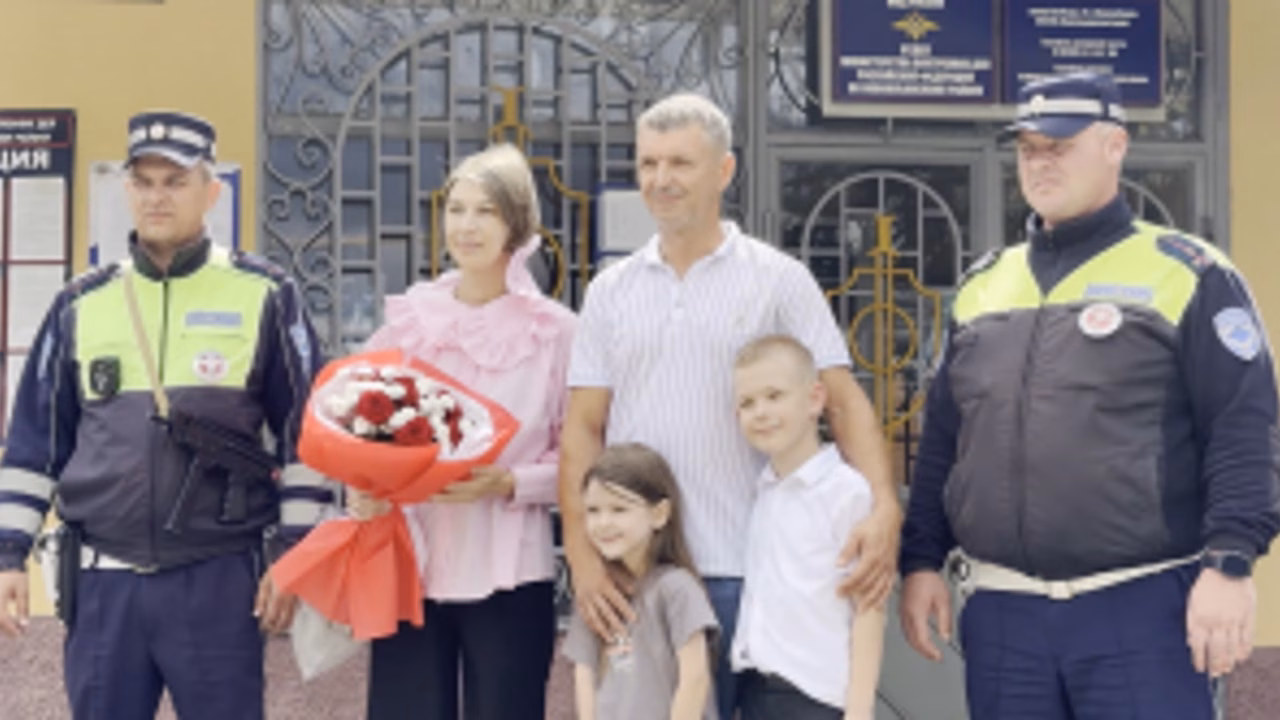 В Краснодарском крае госавтоинспекторы оперативно сопроводили в роддом автомобиль с роженицей