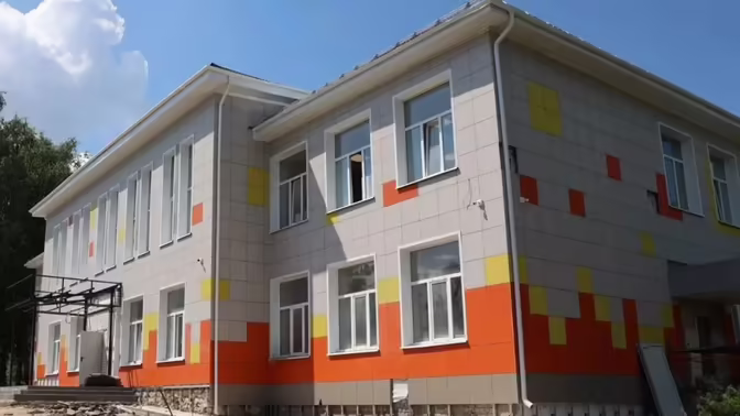 В Троекурово Липецкой области ремонтируют школу, клуб и дорогу