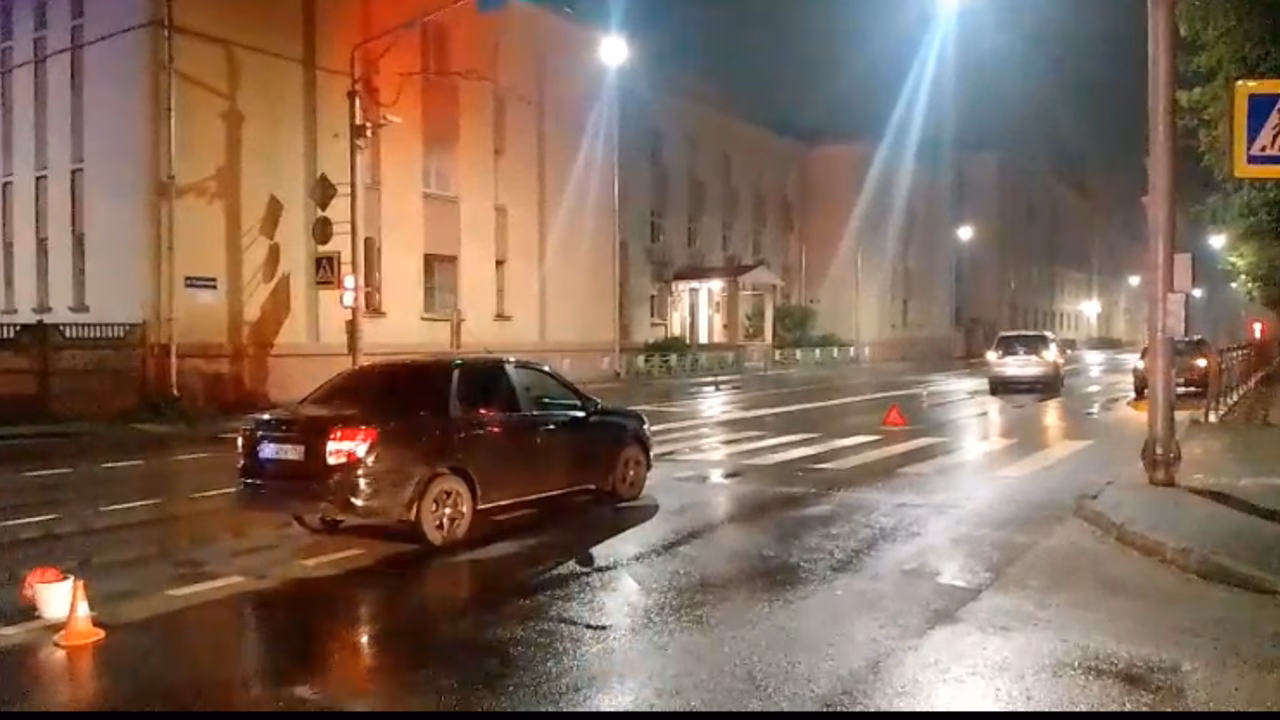 Пешехода сбили два автомобиля в центре Нижнего Новгорода