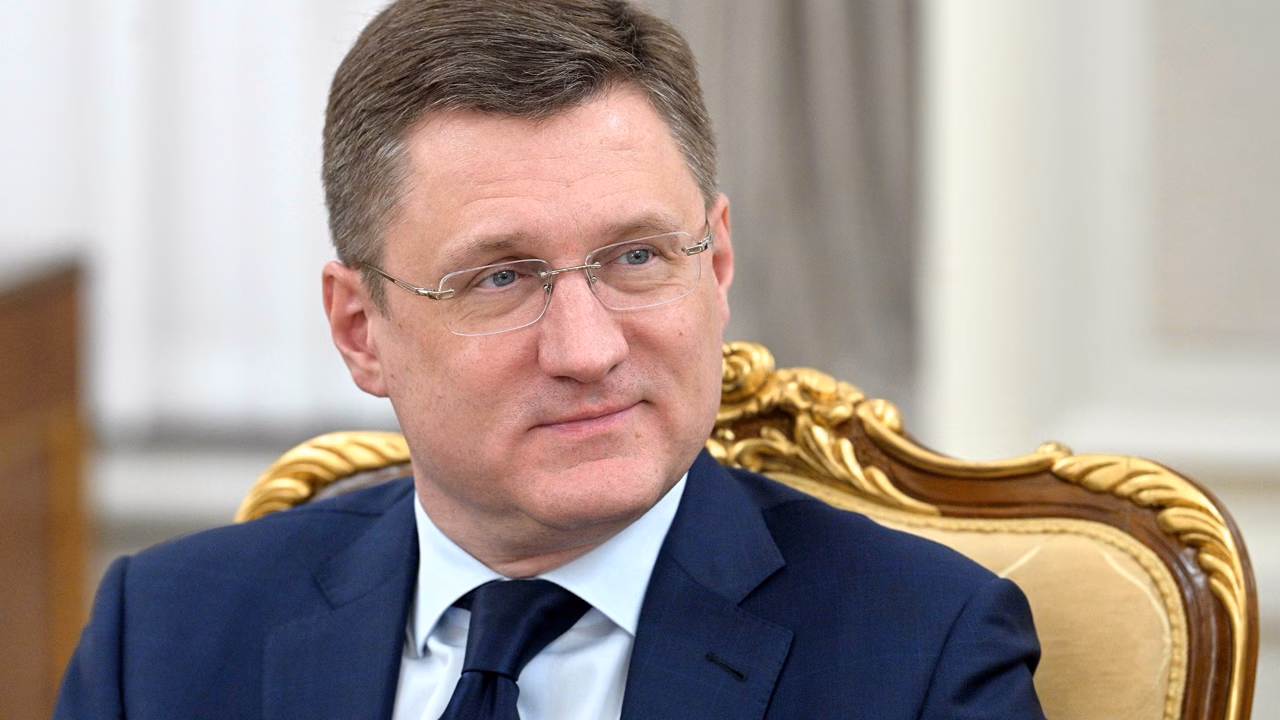 Новак рассказал, когда в России прекратят выпуск бензина Евро-3